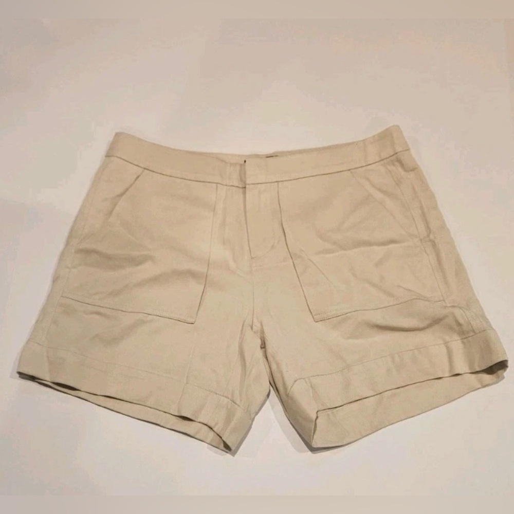 IVANKA TRUMP Shorts Size 2  Beige Pockets Hiking Beach Women Comfort - Picture 2 of 4